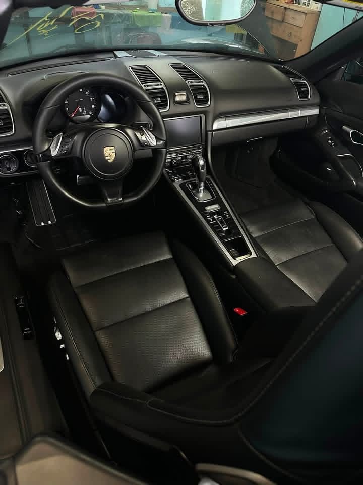 Vehicle interior after detailing
