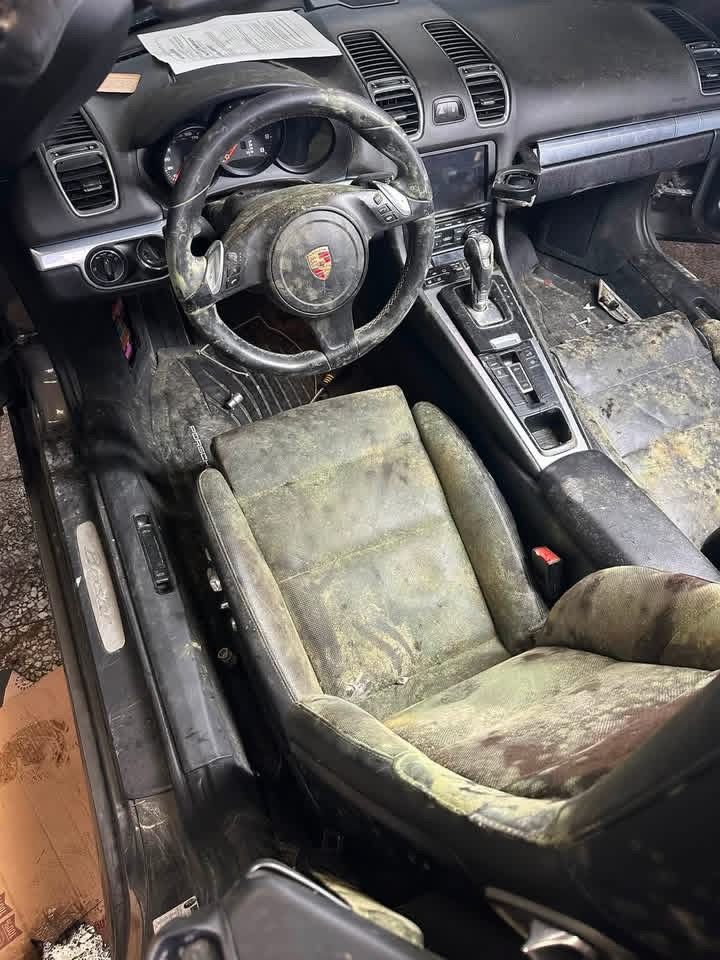 Vehicle interior before detailing